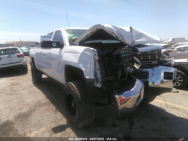2015 1GC1KWE83FF654139 main image