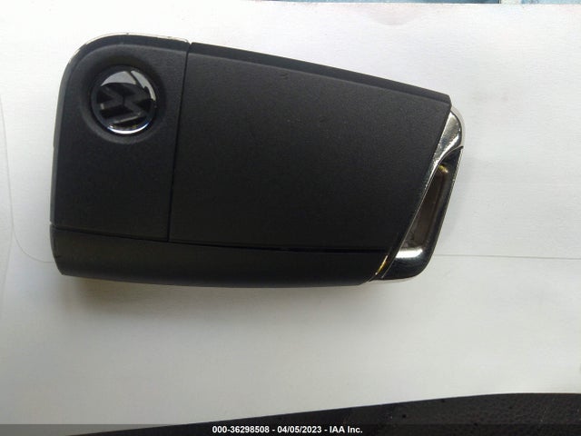 2018 Volkswagen Golf, VIN: WVWPR7AU7JW912721