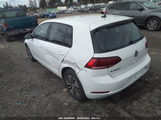 2018 Volkswagen Golf, VIN: WVWPR7AU7JW912721