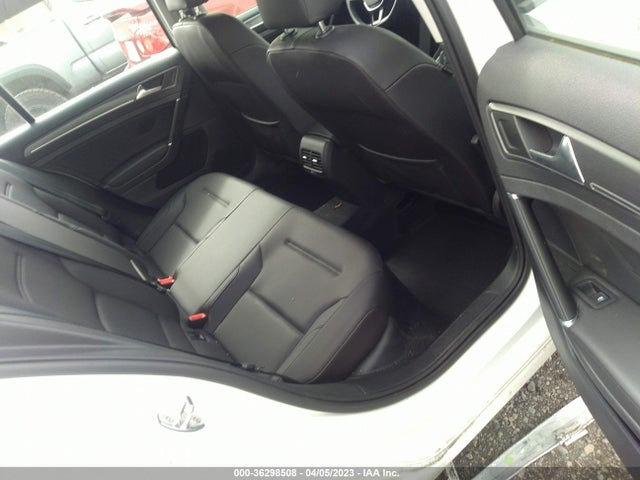 2018 Volkswagen Golf, VIN: WVWPR7AU7JW912721