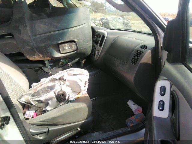 2005 FORD ESCAPE XLT VIN: 1FMCU93155KC43241