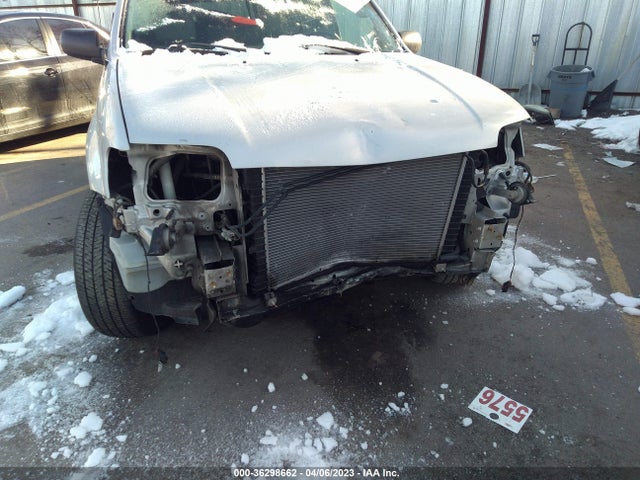 2005 FORD ESCAPE XLT VIN: 1FMCU93155KC43241