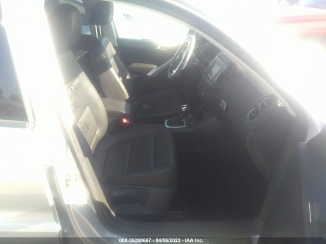 WVGAV7AX6HK016130 Volkswagen TIGUAN