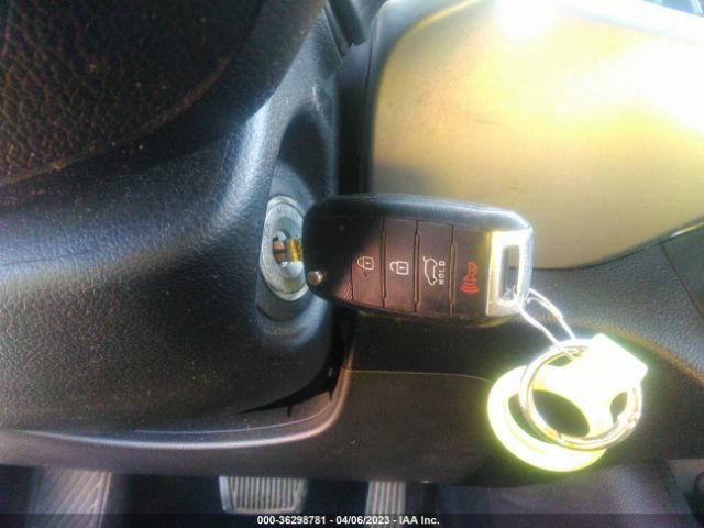 KNDPB3ACXF7789227 KIA Sportage Lx