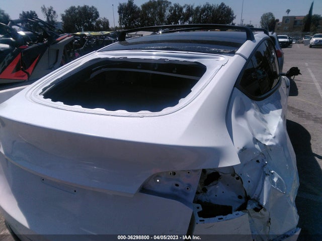 Tesla Model Y Long Range 2021 5YJYGDEE4MF273671 Image 8