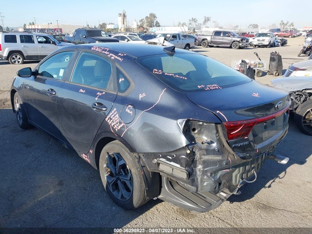 2019 KIA FORTE LXS VIN: 3KPF24AD0KE083338