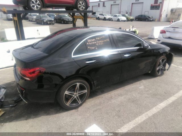 WDD3G4EB6KW027834 Mercedes-Benz A-class A 220