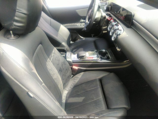 WDD3G4EB6KW027834 Mercedes-Benz A-class A 220