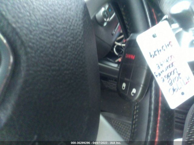 3C4PDCBG5JT242429 Dodge Journey Sxt