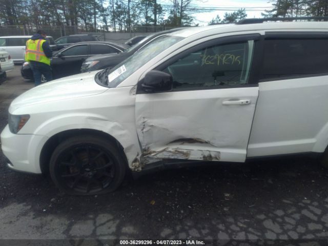 3C4PDCBG5JT242429 Dodge Journey Sxt