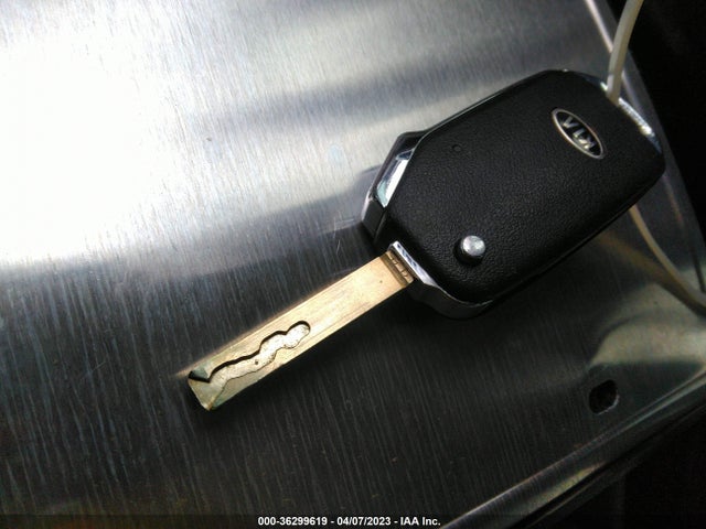 KIA SOUL LX 2020 KNDJ23AU6L7079560 Image 3