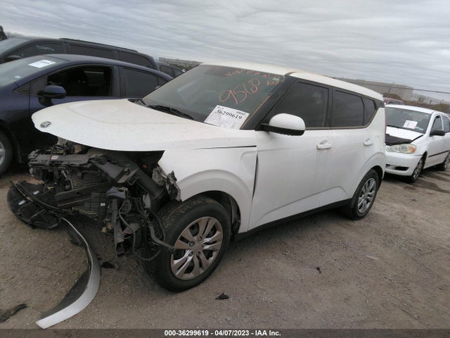 KIA SOUL LX 2020 KNDJ23AU6L7079560 Image 2