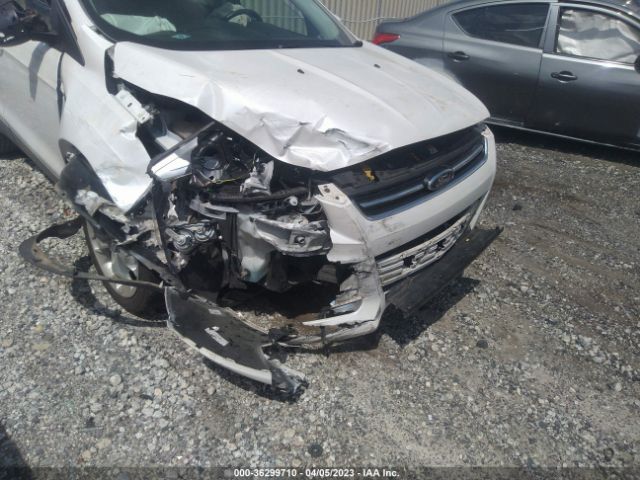 1FMCU0JX9FUA73443 Ford Escape Titanium
