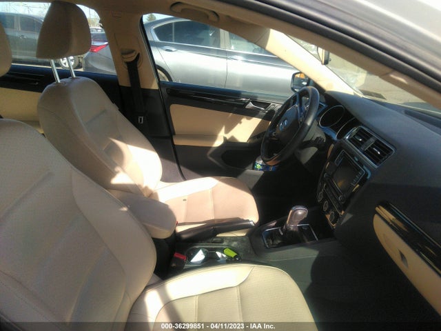 3VWL17AJ8HM282176 Volkswagen Jetta 1.8t Sel
