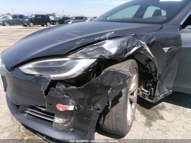 Tesla Model S 60/75 2017 5YJSA1E12HF198199 Image 6