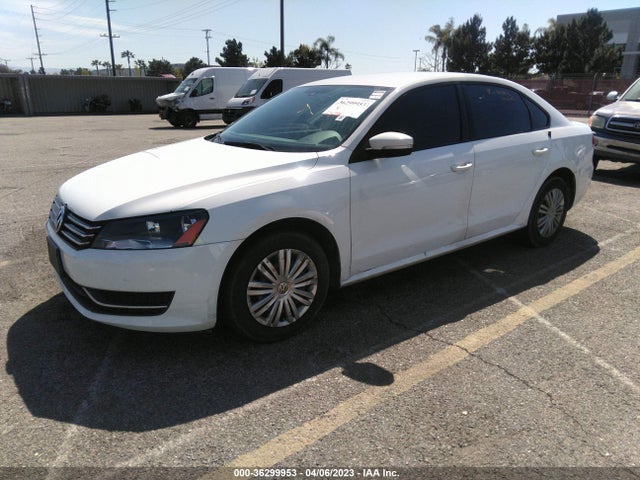 Volkswagen PASSAT S 2014 1VWAT7A33EC111285 Image 2