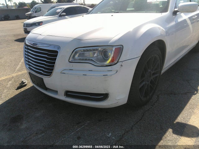 2C3CCAAGXEH280197 Chrysler 300