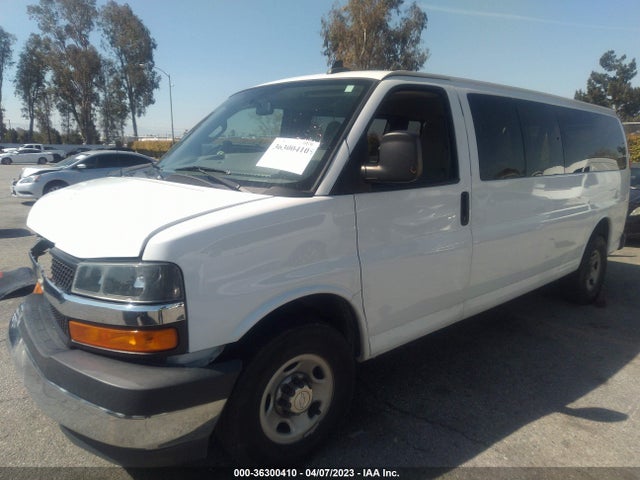 Chevrolet Express Passenger Lt 2018 1GAZGPFGXJ1330944 Image 2