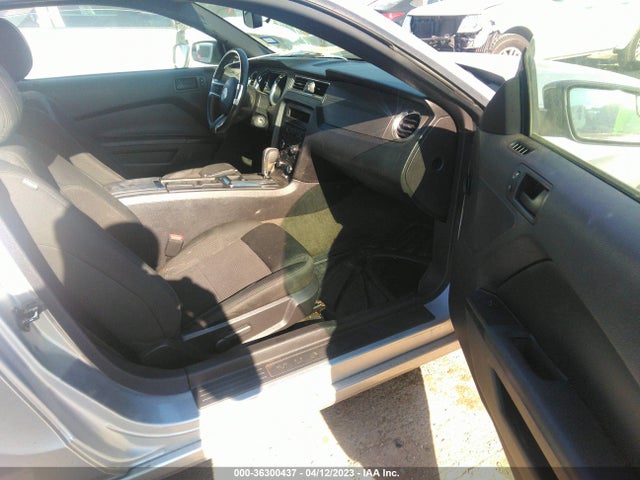 2014 FORD MUSTANG V6 VIN: 1ZVBP8AMXE5320924