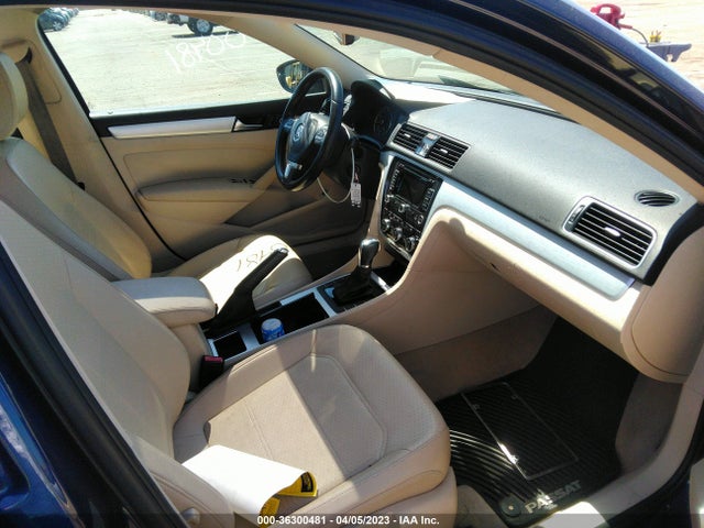 2012 VOLKSWAGEN PASSAT SE W/SUNROOF & NAV PZEV VIN: 1VWBP7A3XCC019872