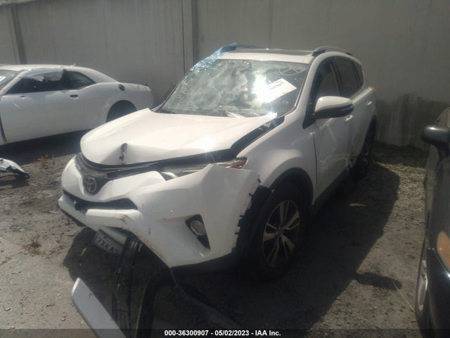 Toyota Rav4 Xle 2017 JTMWFREV4HJ114543 Image 2