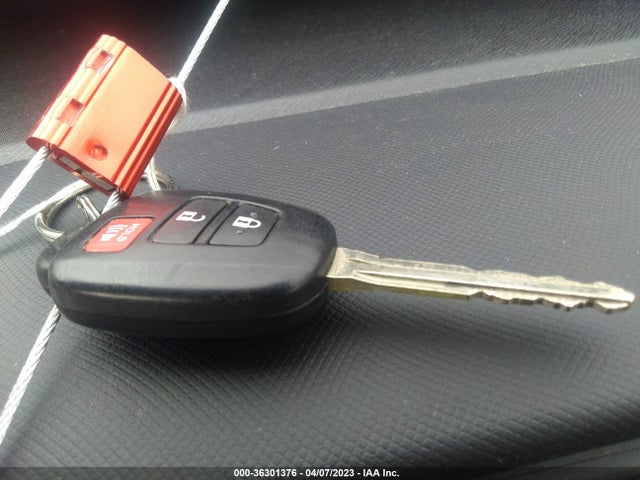 Toyota PRIUS C 2015 JTDKDTB3XF1103595 Image 24