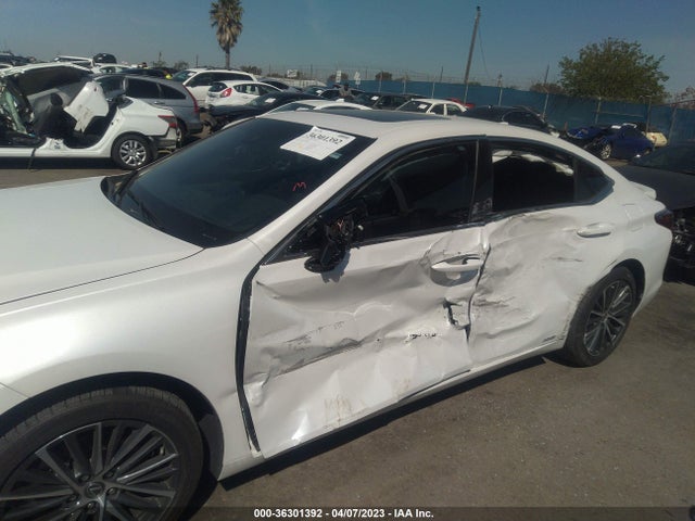 58ADA1C18NU018033 Lexus Es Es 300h