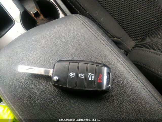 5XXGT4L30KG364892 KIA Optima Lx