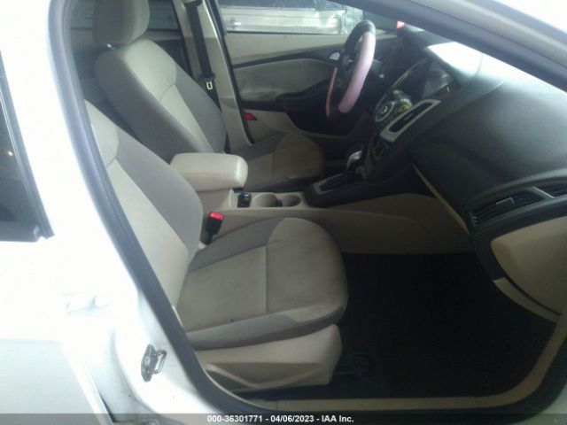 1FADP3F28EL287817 Ford FOCUS SE