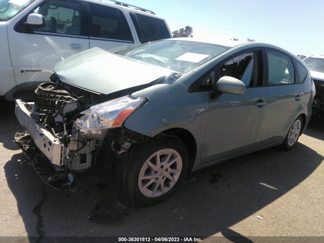 Toyota Prius V Two/three/five 2014 JTDZN3EU3E3340514 Image 2