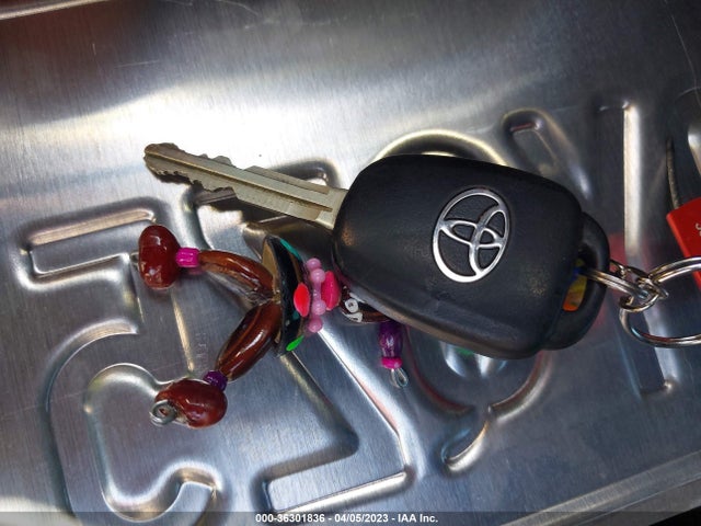Toyota COROLLA SE 2018 5YFBURHE5JP790016 Image 11