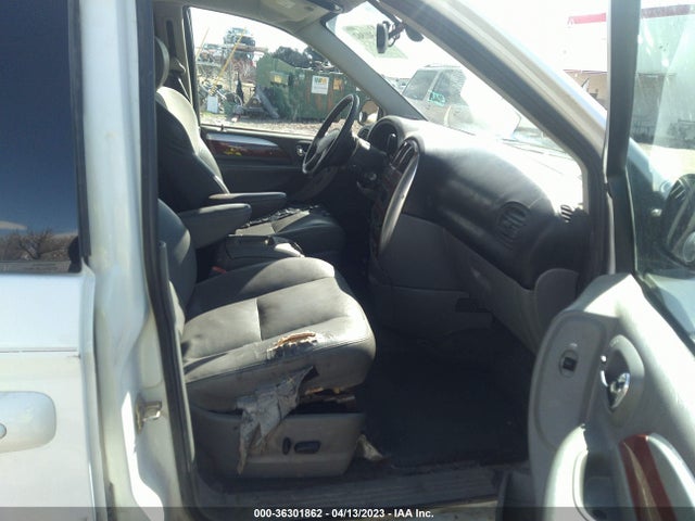 2005 CHRYSLER TOWN & COUNTRY LIMITED VIN: 2C4GP64L15R376320