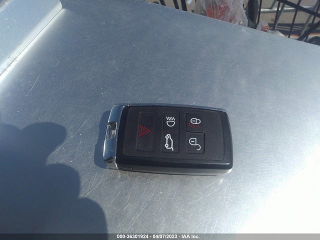 2021 Land Rover Defender, VIN: SALEJ7RX1M2037038