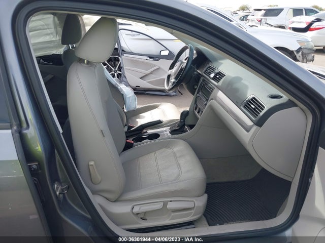 1VWAT7A39FC002332 Volkswagen Passat 1.8t Wolfsburg Ed