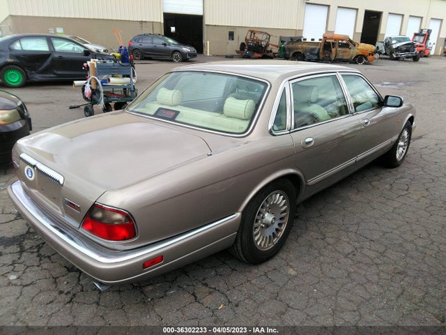 1997 JAGUAR XJ VANDEN PLAS VIN: SAJKX624XVC798764