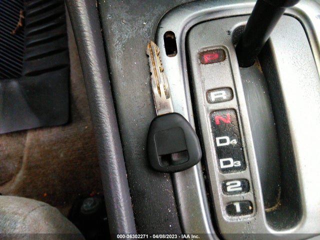 2002 HONDA ACCORD SDN LX VIN: 1HGCG564X2A034199