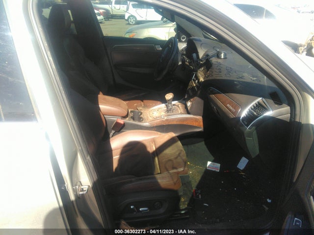 WA1DGAFP8EA124052 Audi Q5 Premium Plus