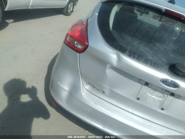Ford FOCUS SE 2015 1FADP3K21FL270770 Image 6