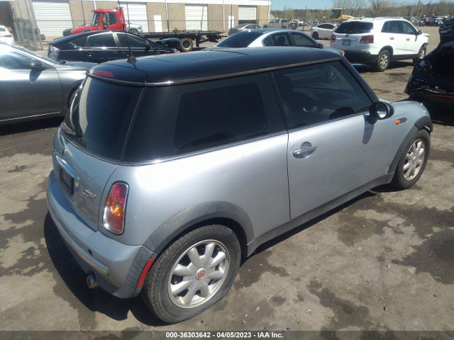 2004 MINI COOPER HARDTOP VIN: WMWRC33474TJ56309