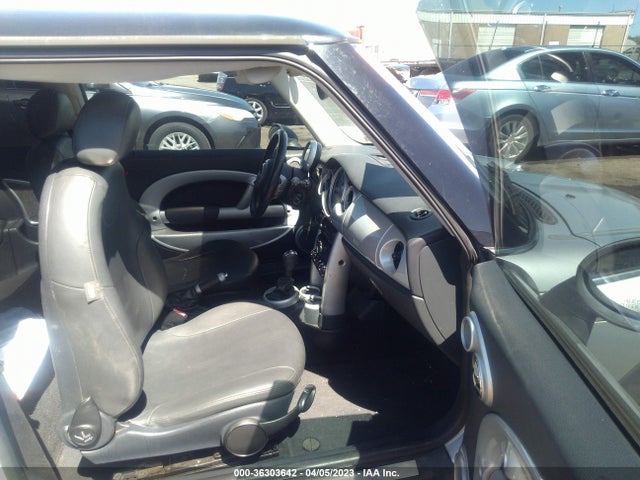 2004 MINI COOPER HARDTOP VIN: WMWRC33474TJ56309