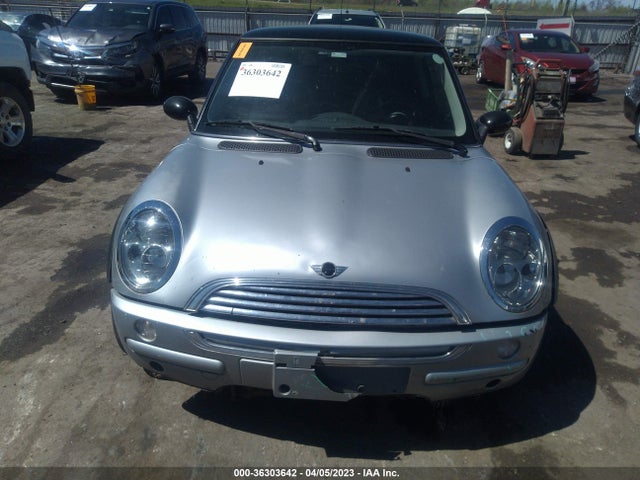 2004 MINI COOPER HARDTOP VIN: WMWRC33474TJ56309