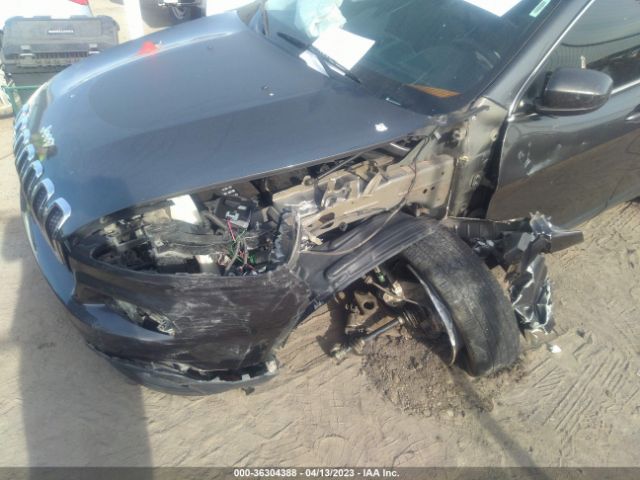 1C4PJLCB6FW706826 Jeep Cherokee Latitude