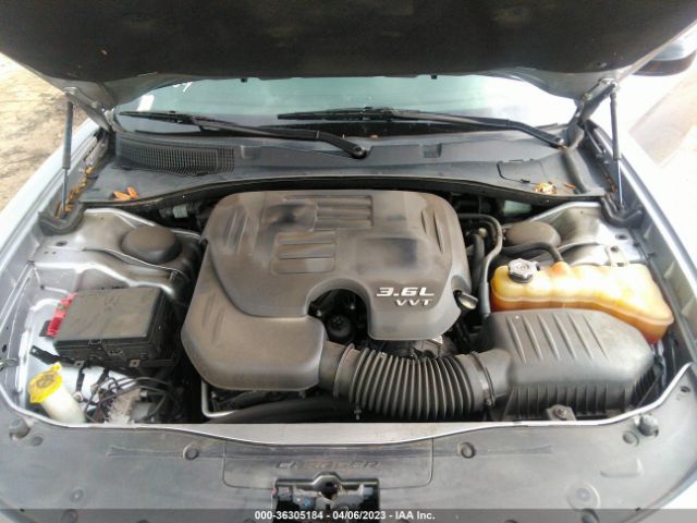 2C3CDXBGXJH144001 Dodge Charger Sxt