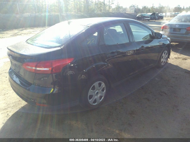 Ford FOCUS S 2018 1FADP3E2XJL213844 Image 4