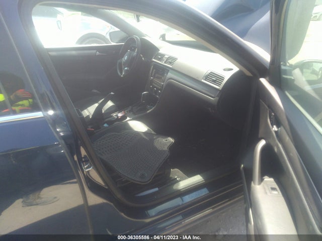 1VWAT7A37FC103238 Volkswagen Passat 1.8t Limited Edition