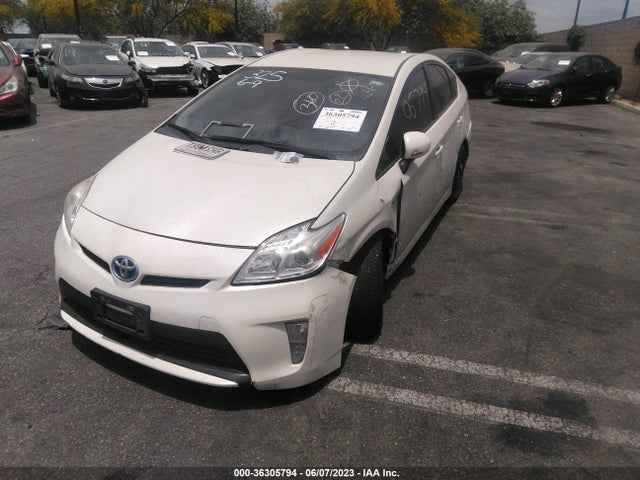 Toyota Prius Four 2015 JTDKN3DUXF1895685 Image 2