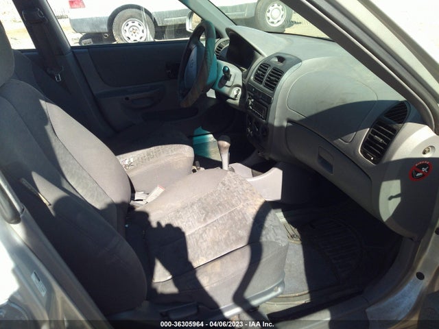 2005 HYUNDAI ACCENT GLS VIN: KMHCG45C15U645948
