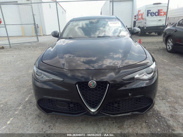 2017 Alfa Romeo Giulia, VIN: ZARFAECN4H7552153