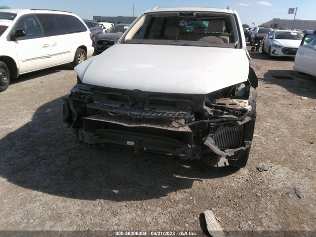 2016 Volkswagen Touareg, VIN: WVGEP9BP5GD002518