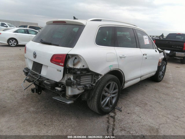 2016 Volkswagen Touareg, VIN: WVGEP9BP5GD002518